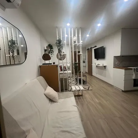 Appartement-centre -climatise-terrasse-parking 아파트 *